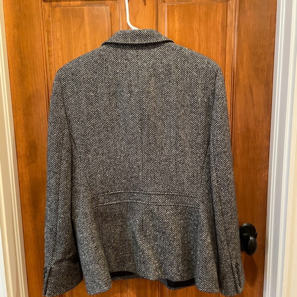 Like New! Lauren Ralph Lauren Zip Up Jacket! - Picture 4 of 14